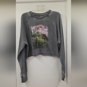 Goodie Two Sleeves Wild Beauty Cropped Long Sleeve Graphic Tee L